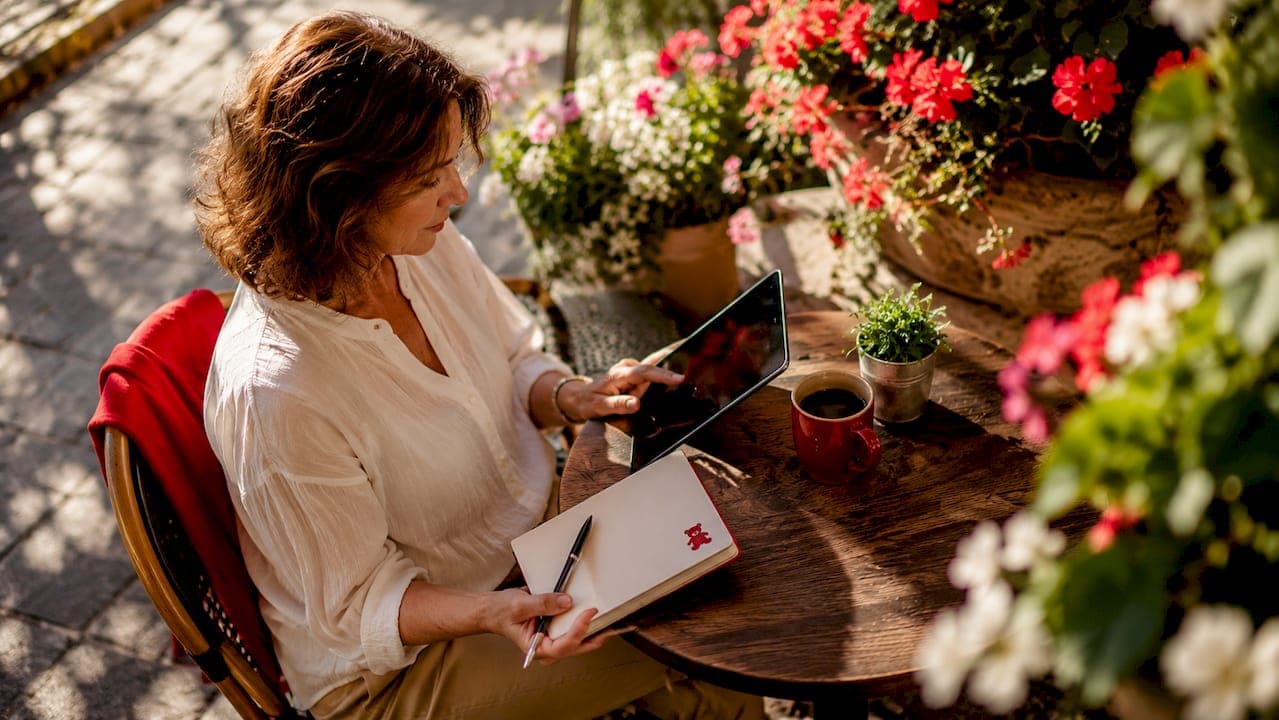 How to Attract Adult Audiences: 2026 Growth Guide