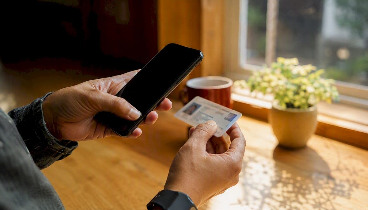 How to Verify Age Online: A Privacy-First Guide